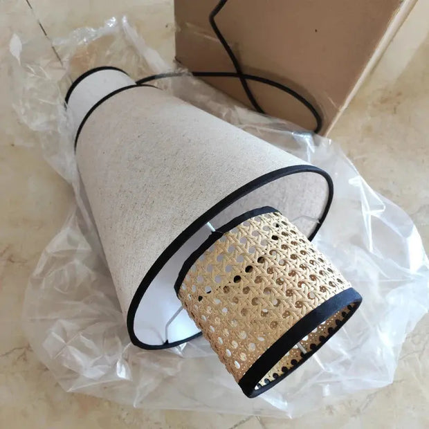 Rattan- und Stoffpendelleuchte Dschungel-Deko.de